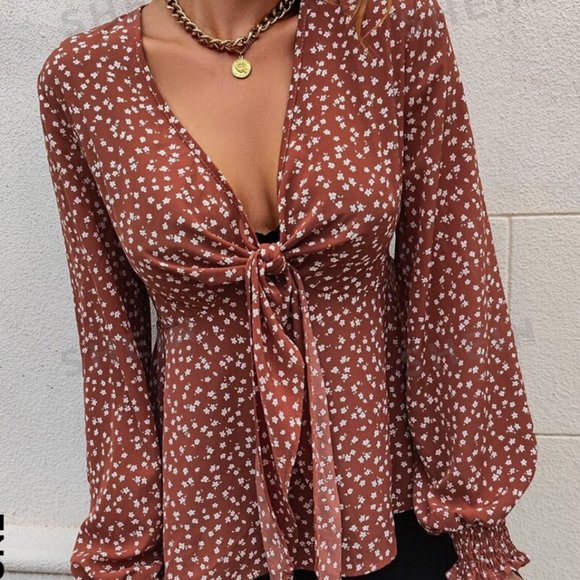 Floral Front-tie Blouse - Picture 3 of 5